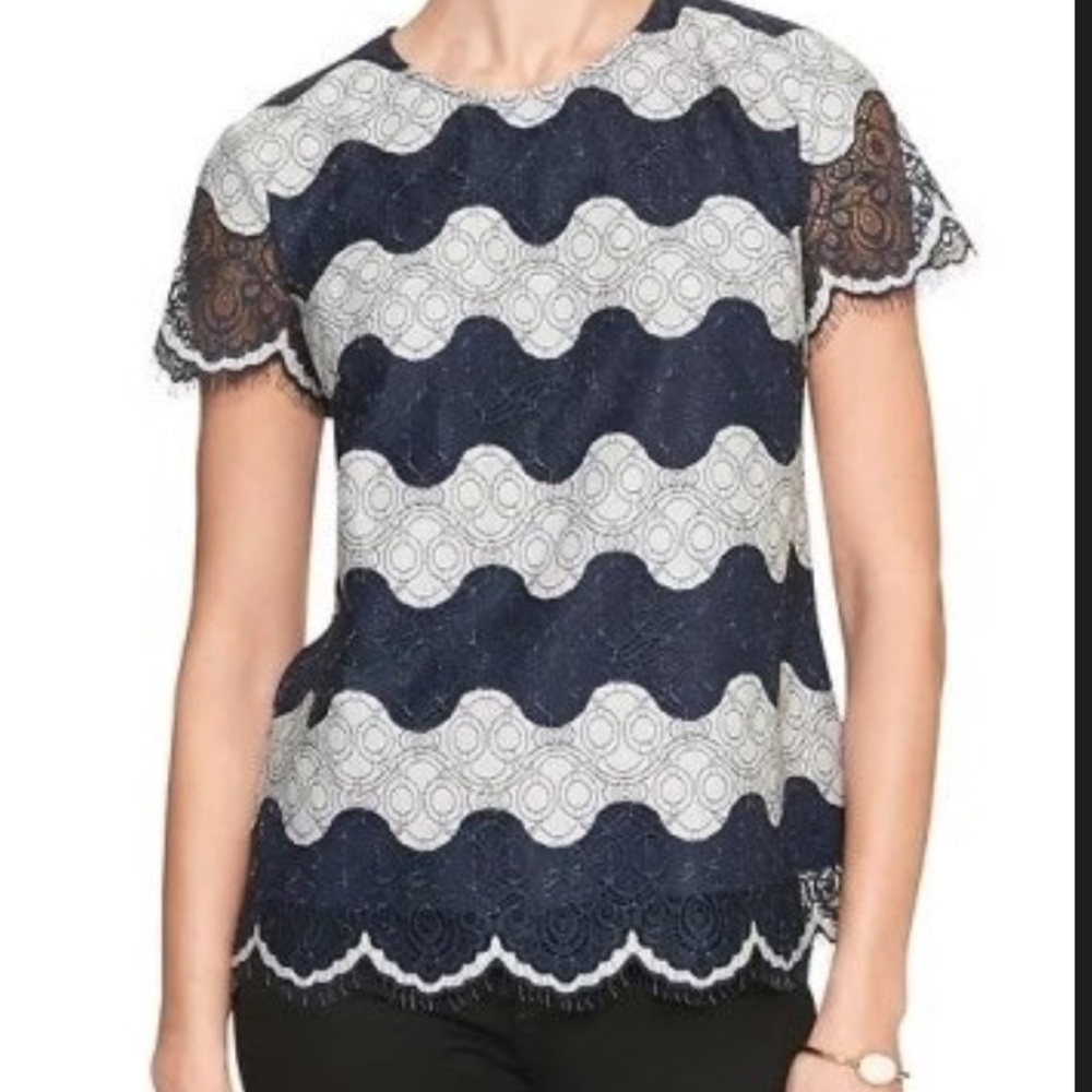 Banana Republic Navy/Light Gray Short Sleeve Lace/Embroidery Top S EUC